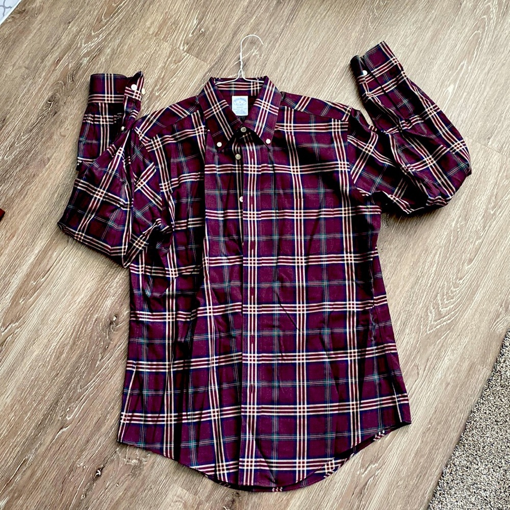 Brooks Brothers “Regent”, size M Burgundy with green men’s shirt